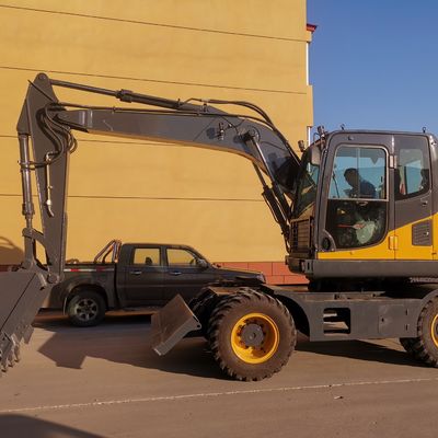 2200rpm κυλιεισμένος μίνι εκσκαφέας ροδών κάδων εκσκαφέων με τη μηχανή της Cummins