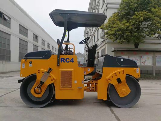 4000kg δονητική οδική μηχανή κυλίνδρων ταχύτητας οδικών κυλίνδρων μεταβλητή