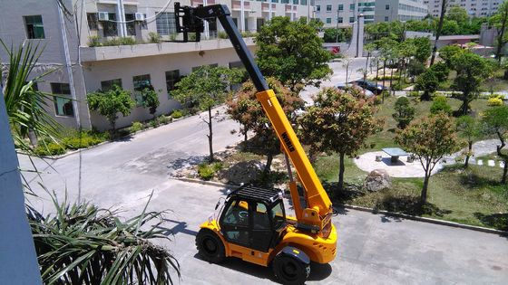 Forklift χειριστών diesel 3T 4T τηλεσκοπική τετράτροχη οδήγηση 7m 14m Telehandler