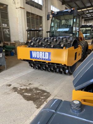 1500mm Οδική Συμπυκνωτής Με Κίνα Roller XCMG Και Pad Τρόφιμα